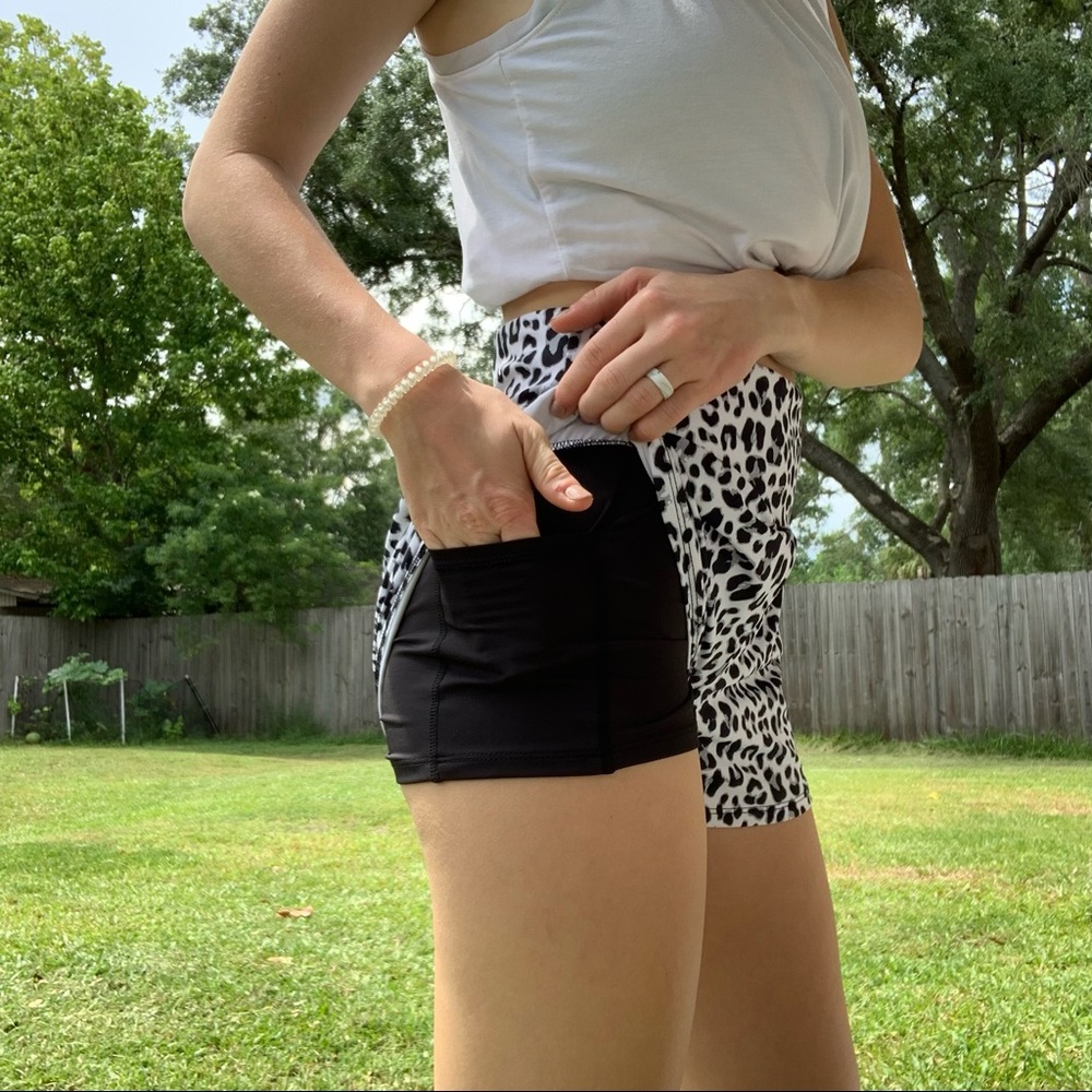 NWOT FAV SHORTS 3 pockets & spandex shorts under